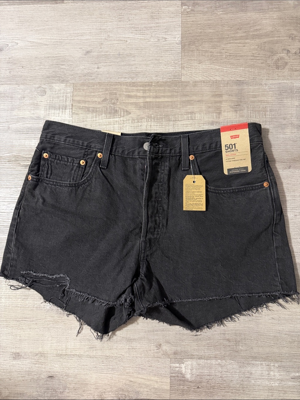 NWT Women’s Levi’s 501 shorts 🖤